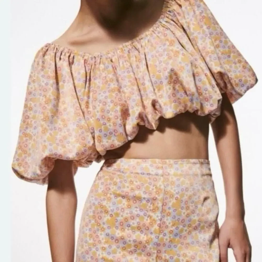 Zara Printed Satin Effect Floral Puff Sleeve Off Shoulder Crop Top Size Small